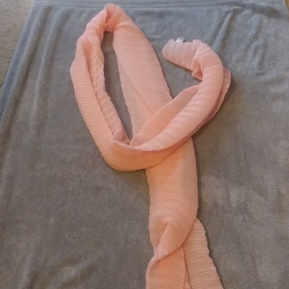 Scarve (Never worn) - Picture 2 of 5